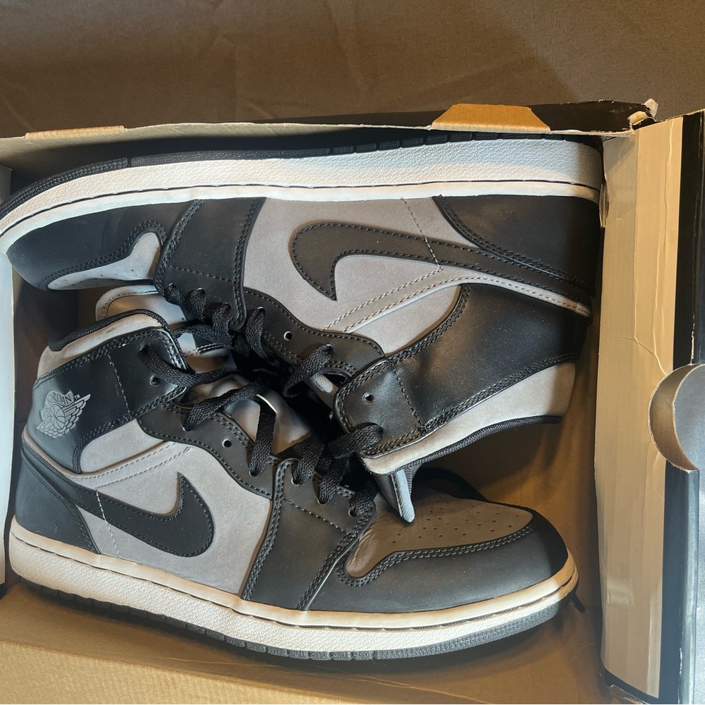 Air Jordan 1 Mid